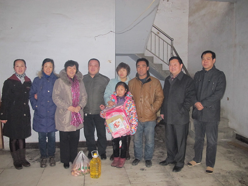 春節(jié)慰問送溫暖-黨政關(guān)懷暖人心-益和熱力公司開展“送溫暖、獻(xiàn)愛心”活動